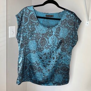 Well Tailored Scoop neck blouse